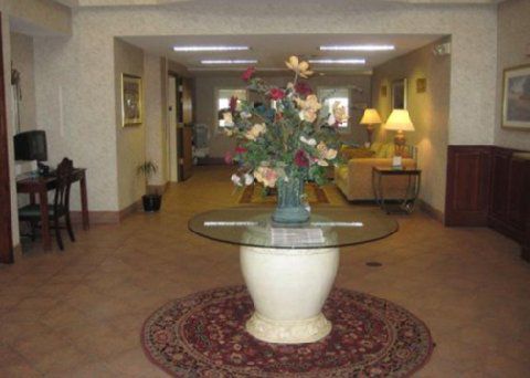 Quality Kansas International Airport Hotel