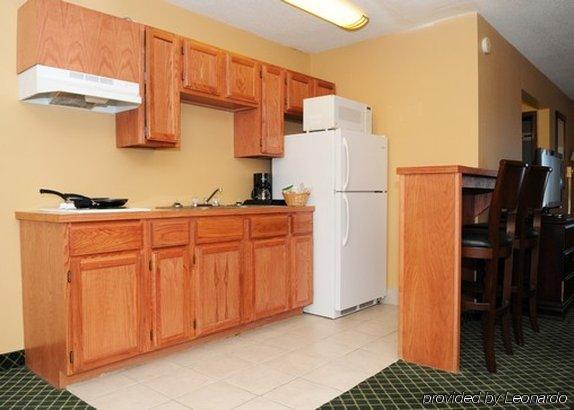 Hotel Quality Kansas International Airport