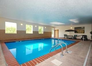 Quality Kansas International Airport Hotel